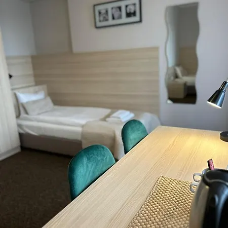 Old Tree & Restaurant ホテル オシフィエンチム