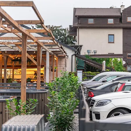 Old Tree & Restaurant Отель