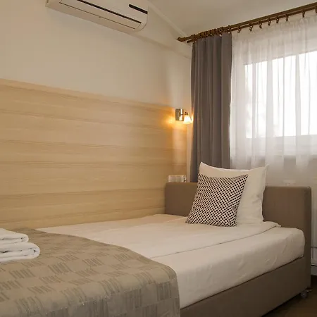 Old Tree & Restaurant 3*