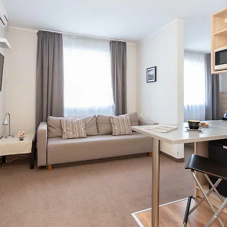 Old Tree & Restaurant ホテル 3*