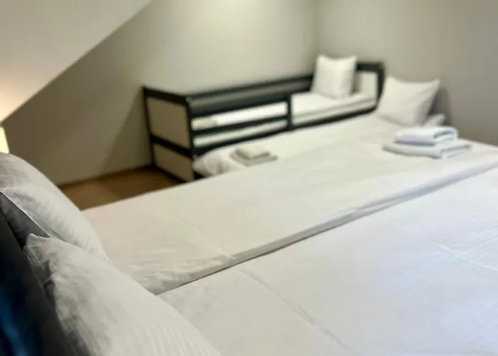 Old Tree & Restaurant