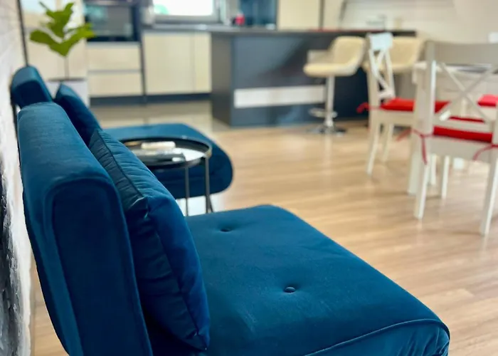 Old Tree & Restaurant Hotel 3*