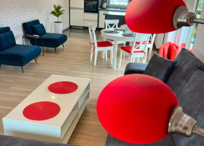 Hotel Old Tree & Restaurant 3*