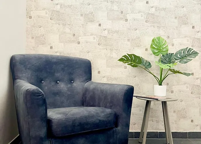 Old Tree & Restaurant Hotel