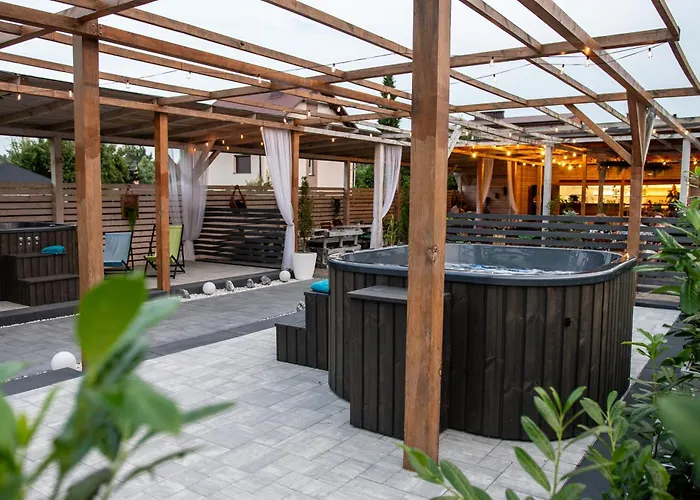 Old Tree & Restaurant Hotel 3*