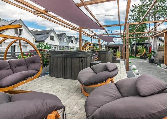 Hotel Old Tree & Restaurant