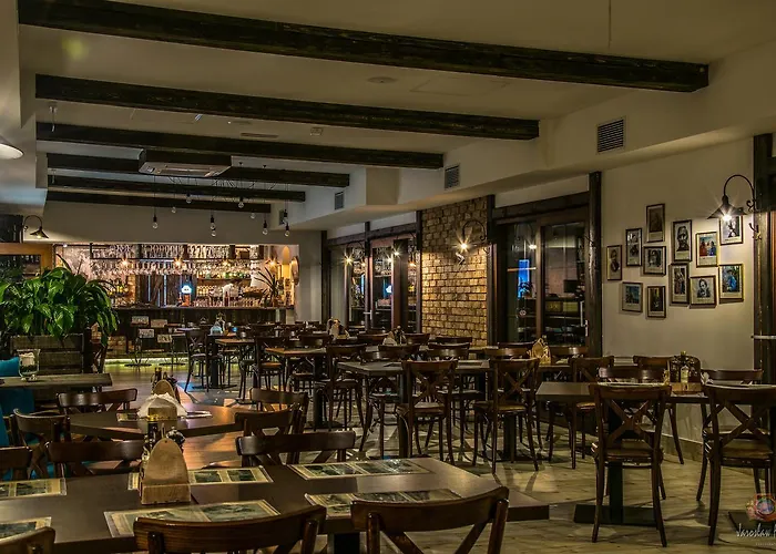 Old Tree & Restaurant