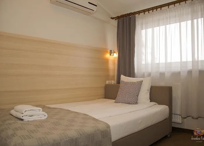 Old Tree & Restaurant 3*