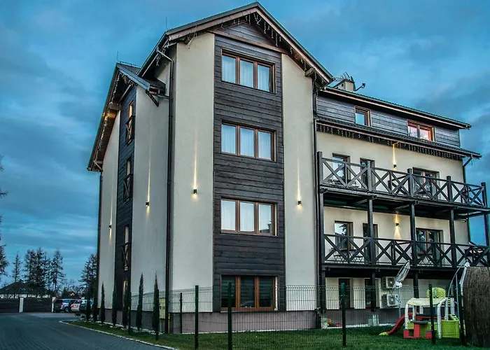 Hotel Old Tree & Restaurant 3*