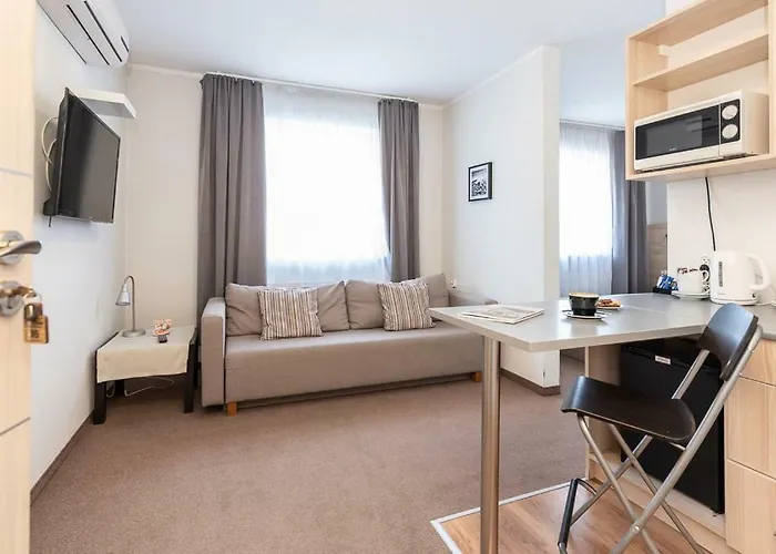 Old Tree & Restaurant Hotel 3*